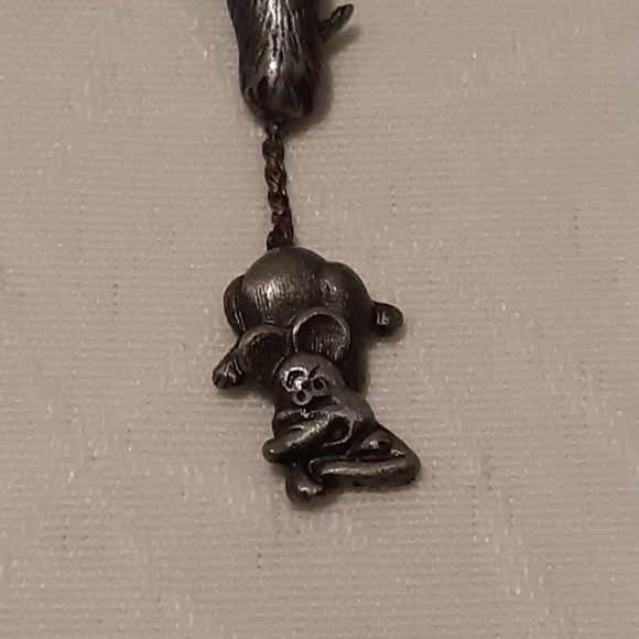 Cat And Mouse Articulated Brooch With Mouse Hanging By The Tail Silver Tone, - Picture 2 of 7